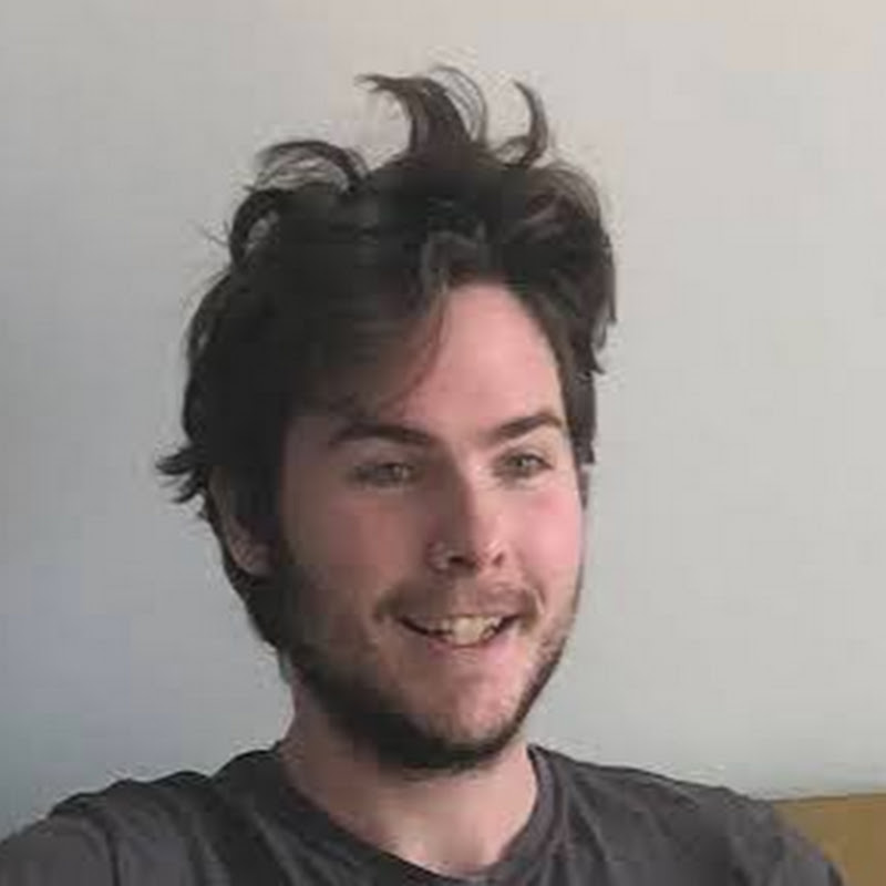 Photo de la chaîne de Man Carrying Thing