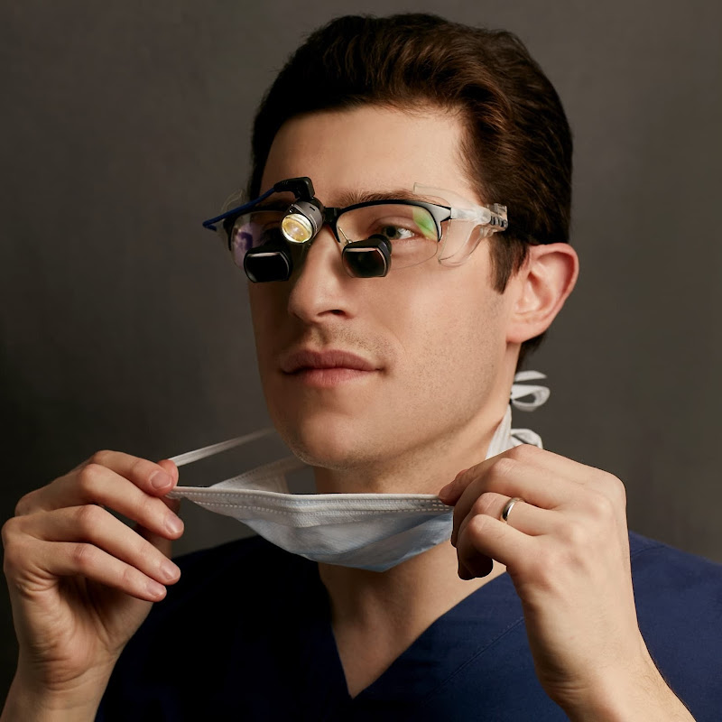 Photo de la chaîne de City Facial Plastics: Dr. Gary Linkov