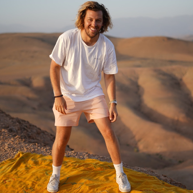 Photo de la chaîne de Pierre Croce en short